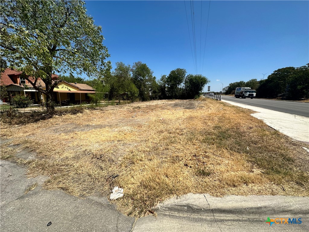 295 S West End Avenue Property Photo 1