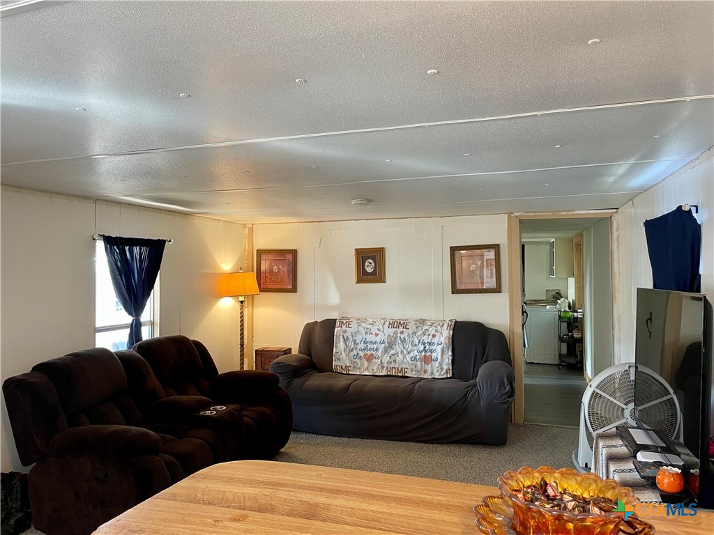 822 E Fannin Street Property Photo 4
