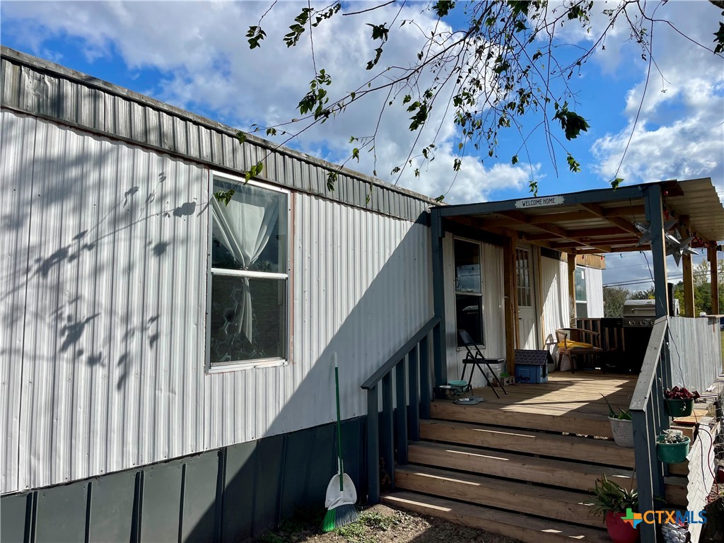 822 E Fannin Street Property Photo 6