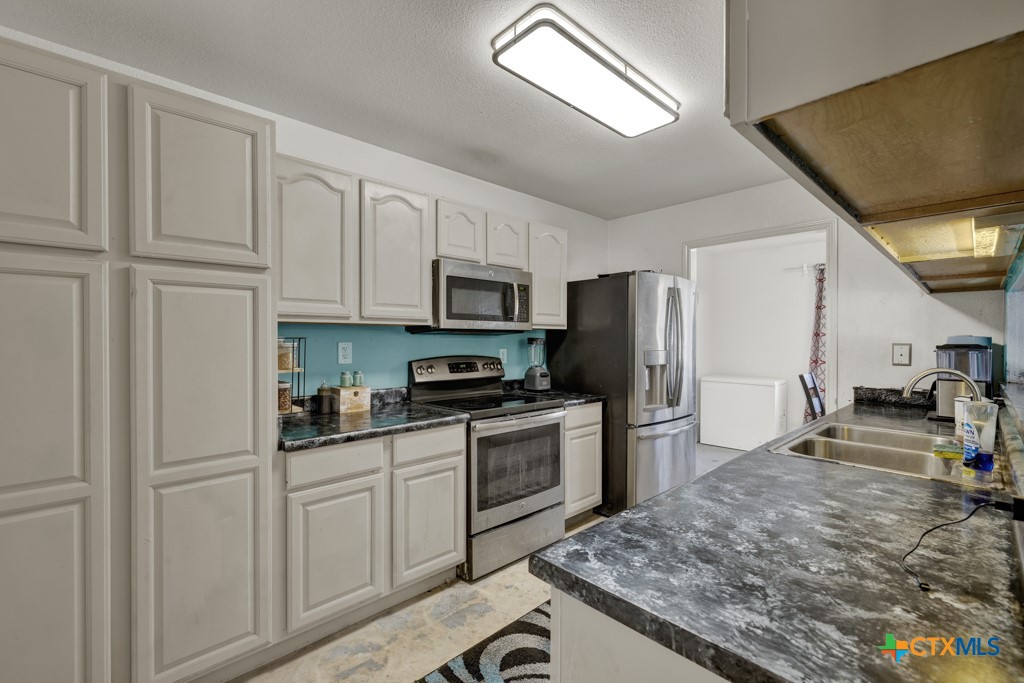 10 Cherry Hill Drive Property Photo 15