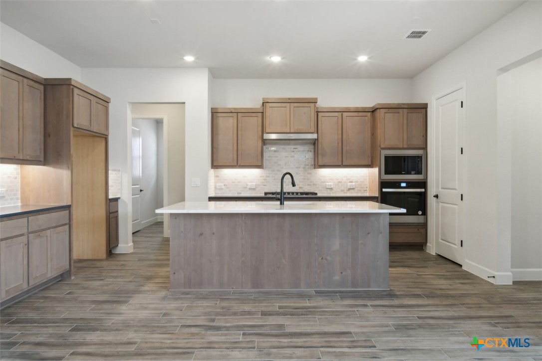 1532 Dancing Oak Lane Property Photo 4