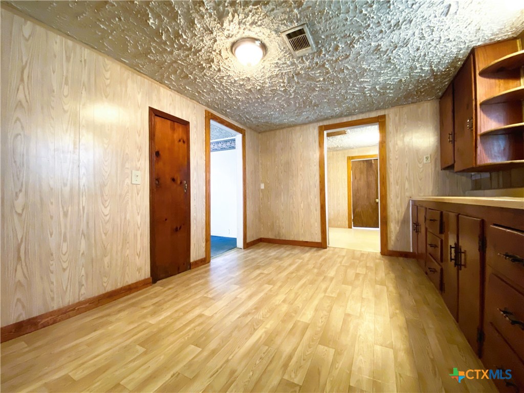 223 Seadrift Street Property Photo 6