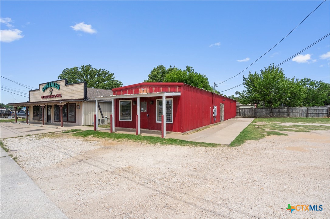 1916 W Cameron Avenue Property Photo 6