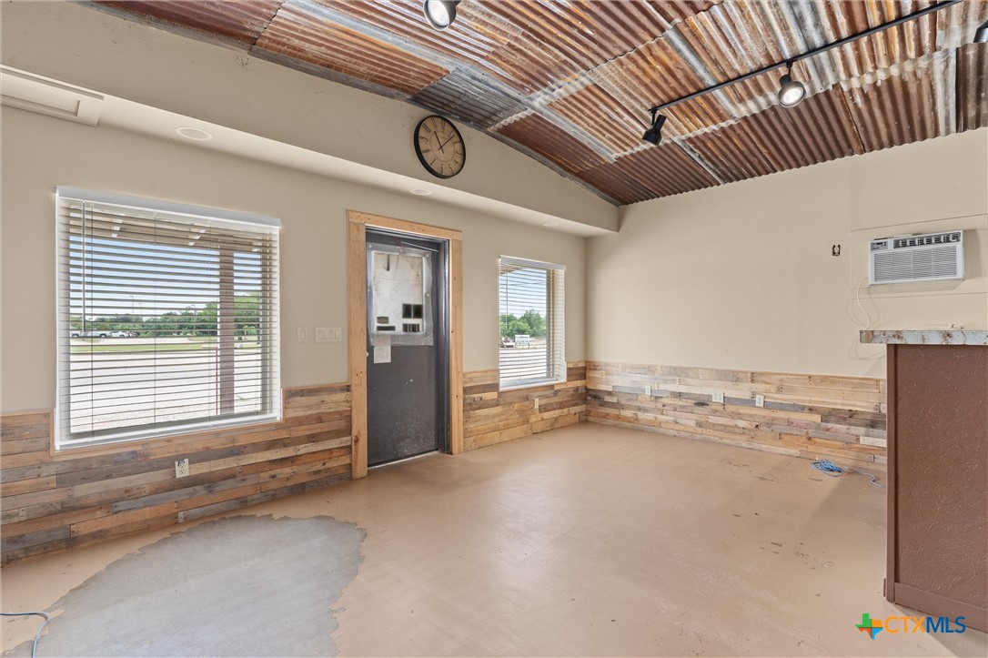 1916 W Cameron Avenue Property Photo 9