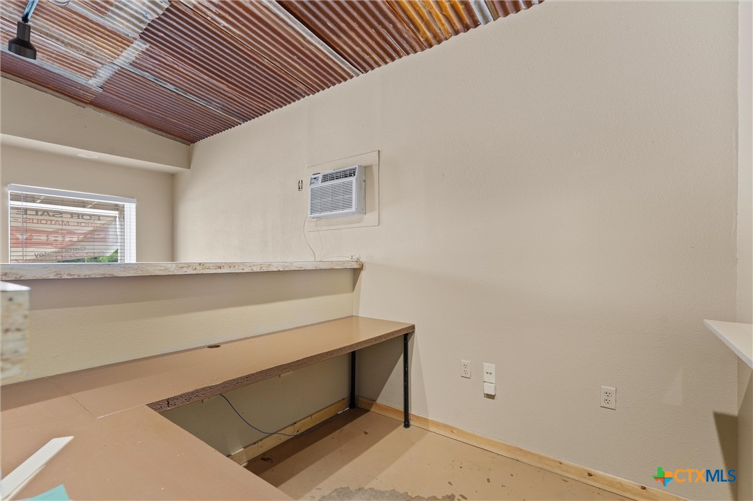 1916 W Cameron Avenue Property Photo 12