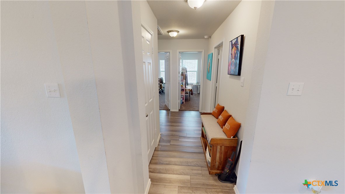 8915 Hidden Oaks Drive Property Photo 2