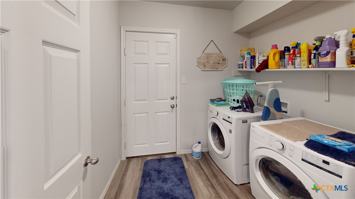 8915 Hidden Oaks Drive Property Photo 15
