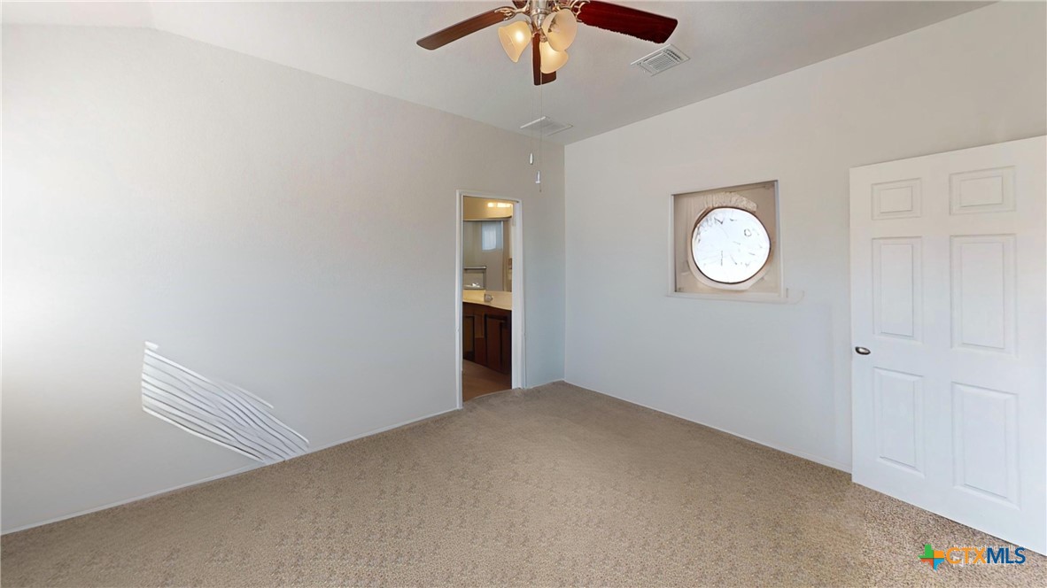 8915 Hidden Oaks Drive Property Photo 23