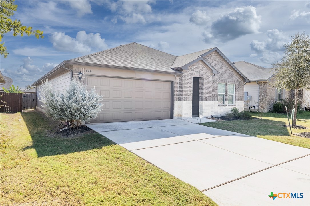 860 Margay Loop Property Photo 3