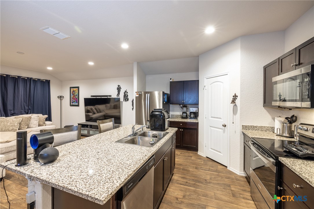 860 Margay Loop Property Photo 4