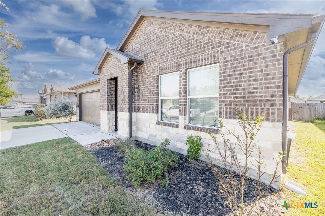 860 Margay Loop Property Photo 8