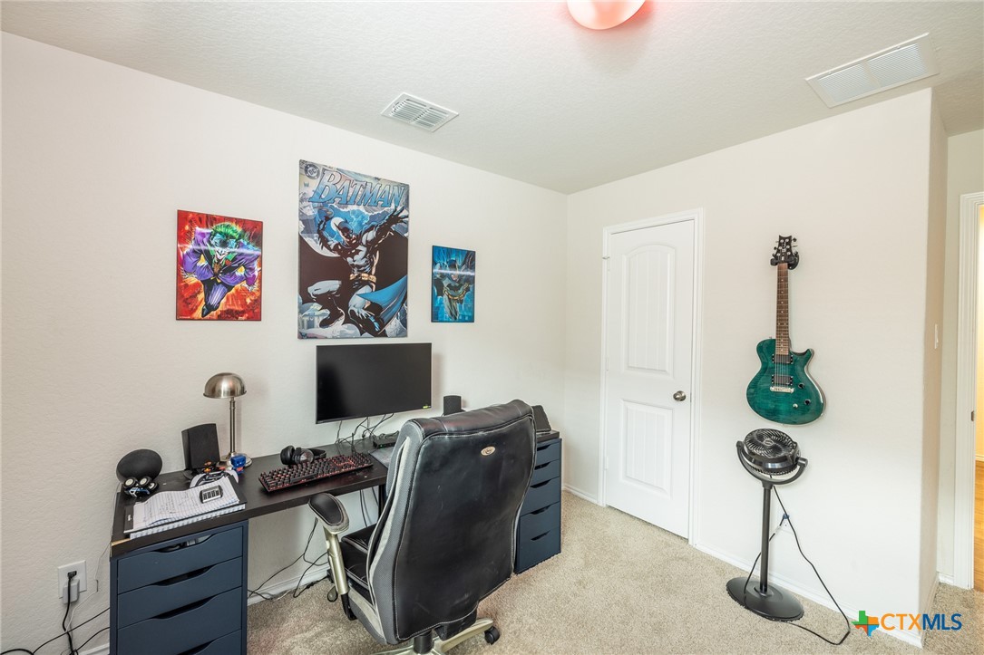 860 Margay Loop Property Photo 16