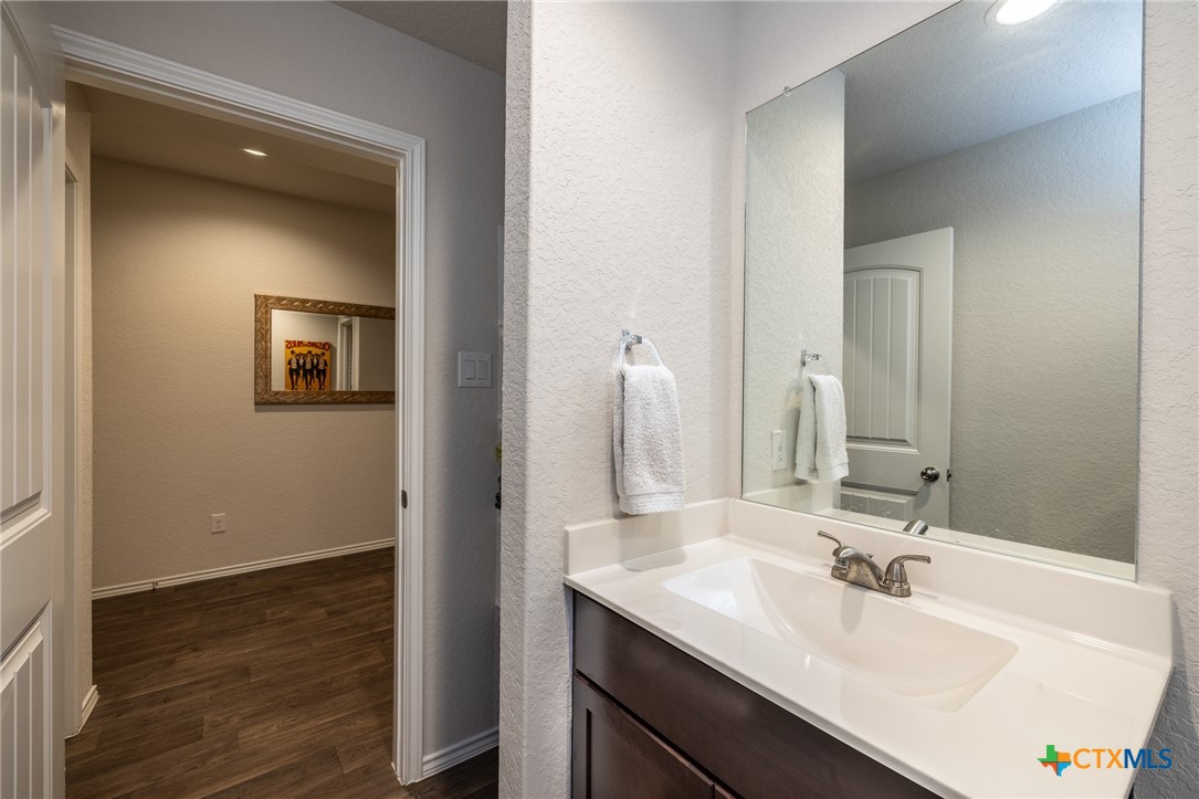 860 Margay Loop Property Photo 26