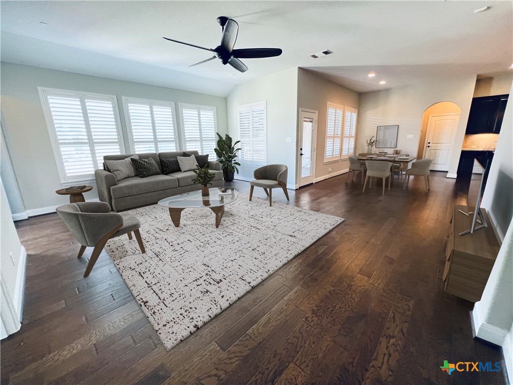 2244 Pecan Tree Property Photo 2