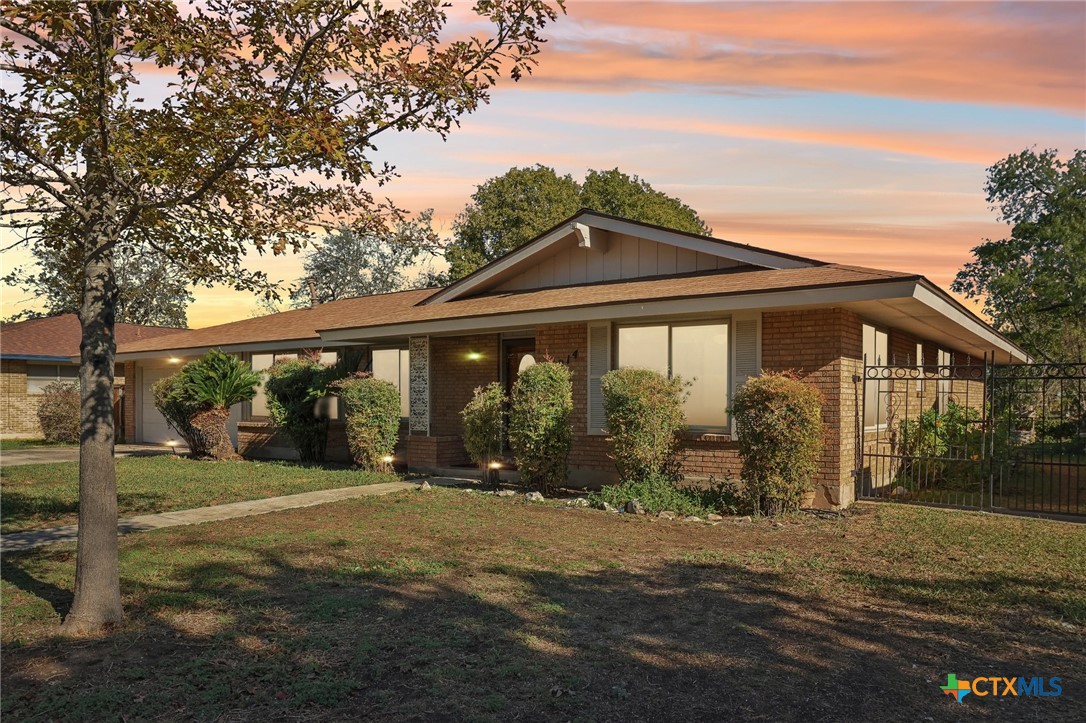 10814 Mount Tipton Property Photo 1