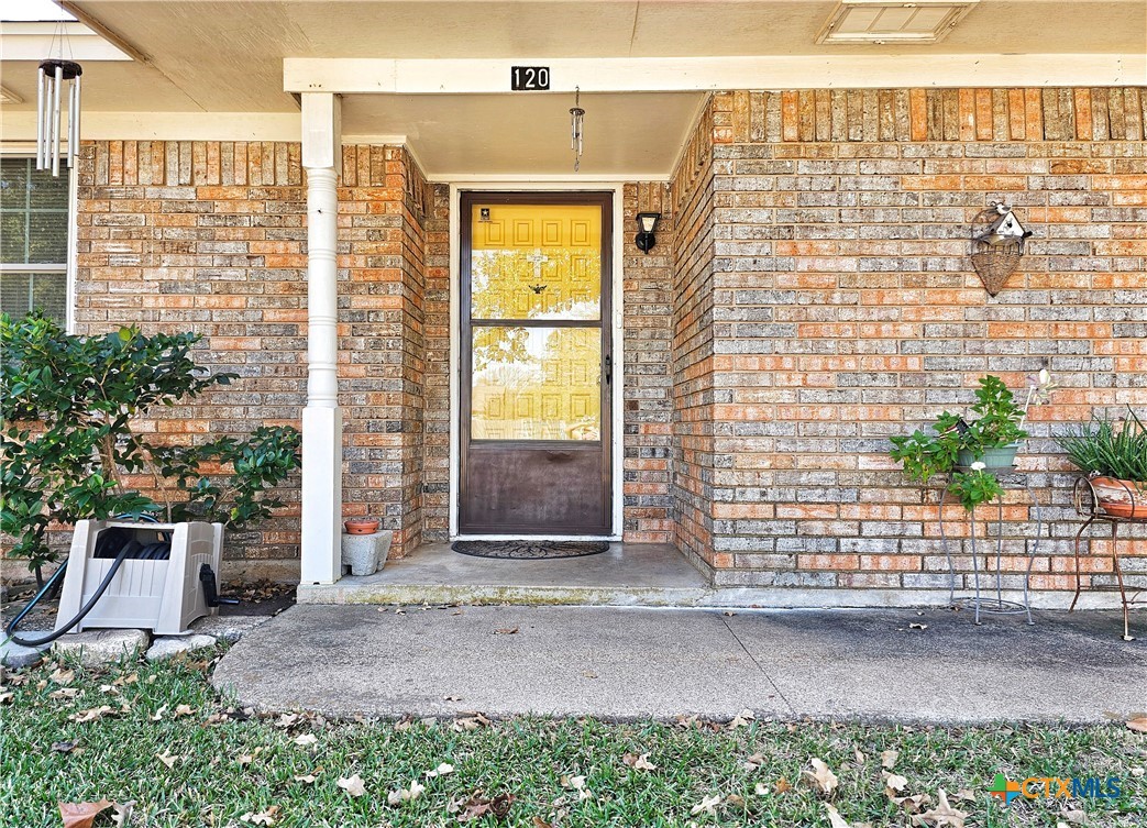 120 Gateway Circle Property Photo 4