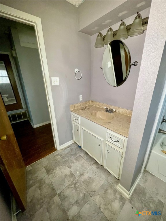 7608 N Hwy 14 Property Photo 8