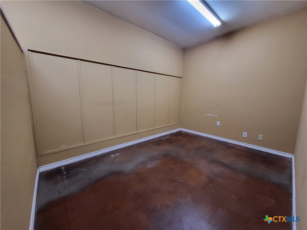 333 Indian Trail Property Photo 9