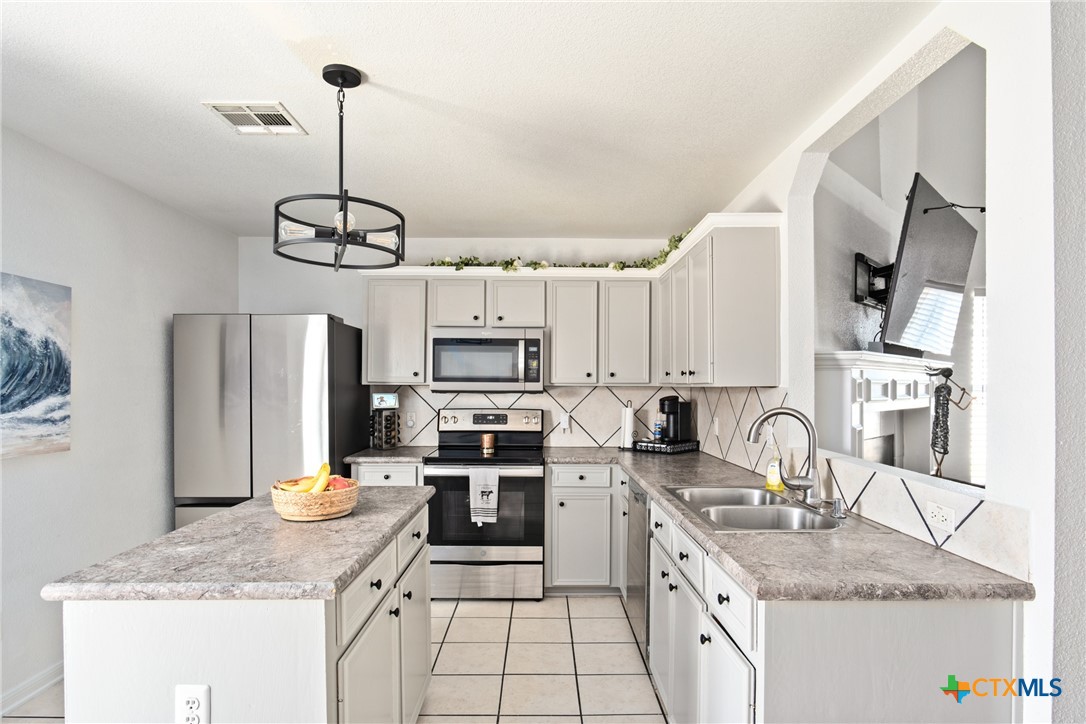 5607 Schorn Drive Property Photo 4