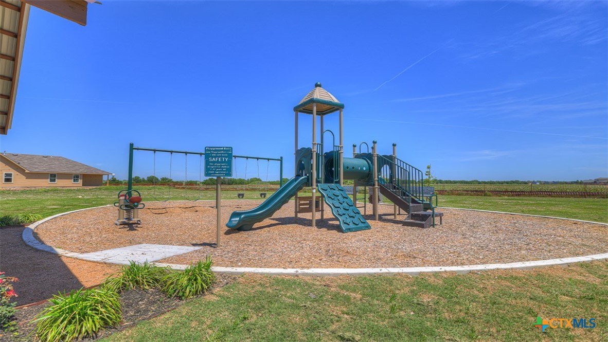 313 Wirecrested Drive Property Photo 27
