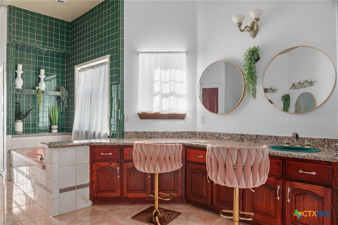 968 Tate Road Property Photo 13