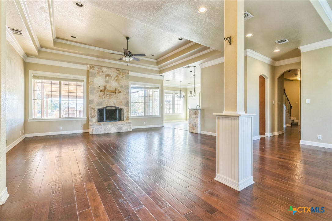 715 Deer Run Way Property Photo 6