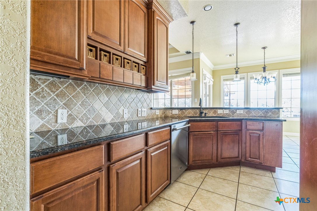 715 Deer Run Way Property Photo 11