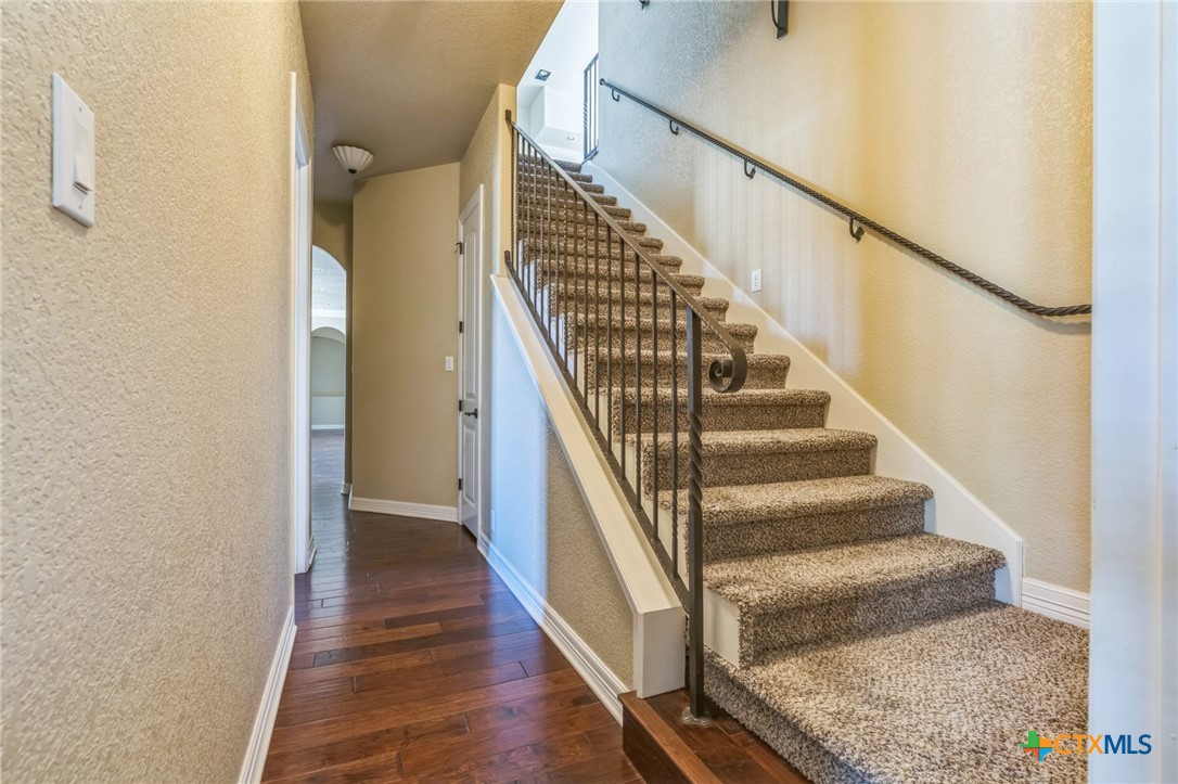 715 Deer Run Way Property Photo 14