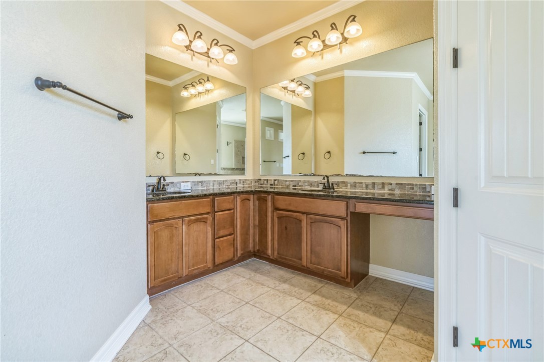 715 Deer Run Way Property Photo 23