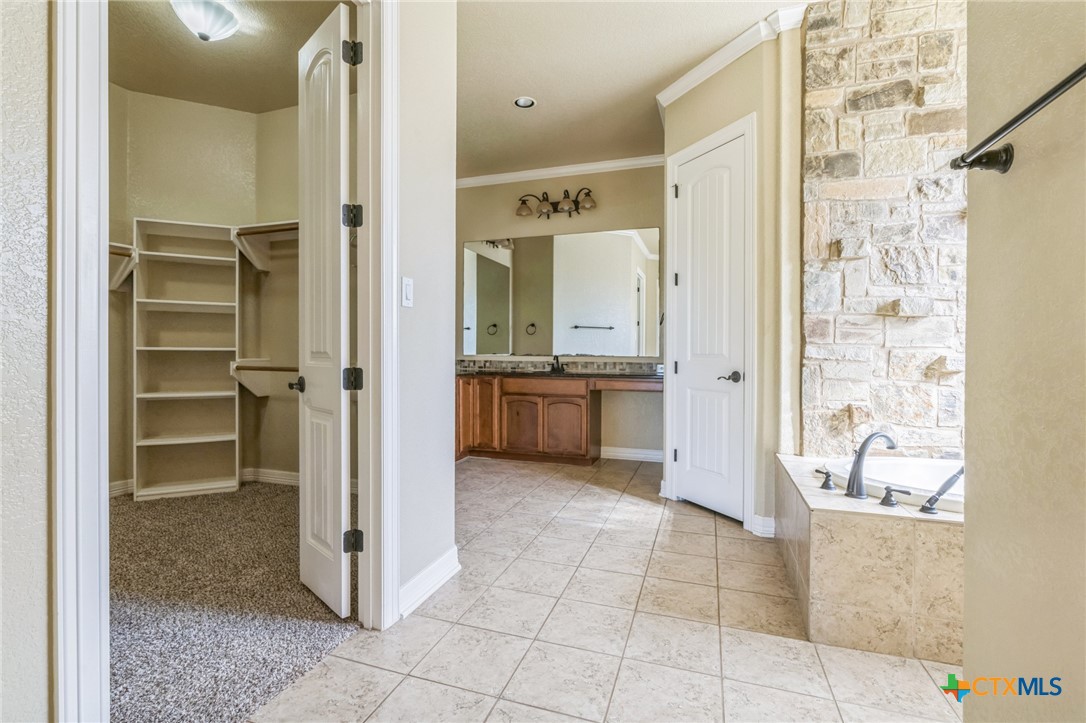 715 Deer Run Way Property Photo 24