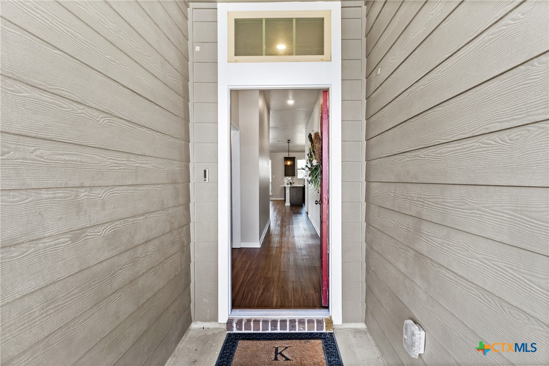 1910 Ashburn Drive Property Photo 3