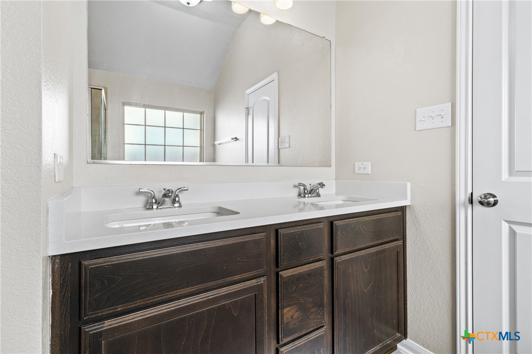 1910 Ashburn Drive Property Photo 18