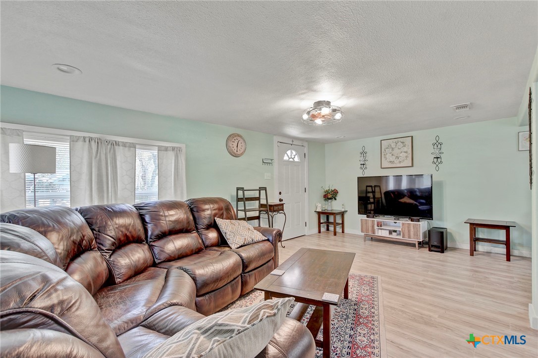 232 Campbell Street Property Photo 4