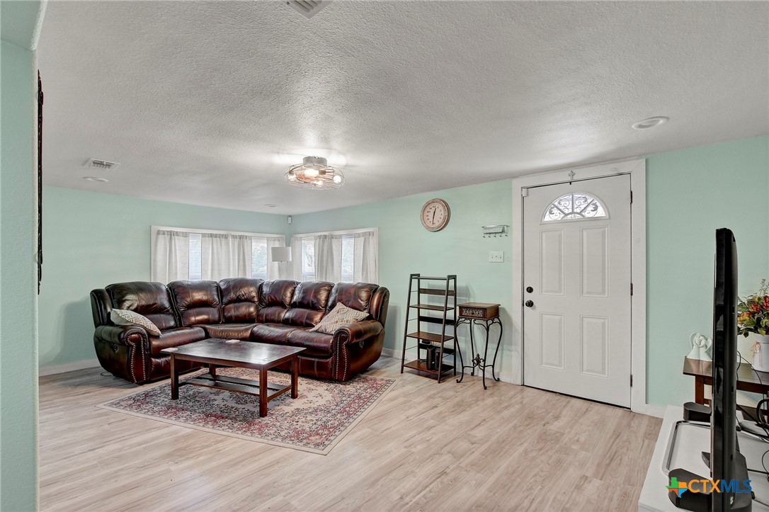 232 Campbell Street Property Photo 5