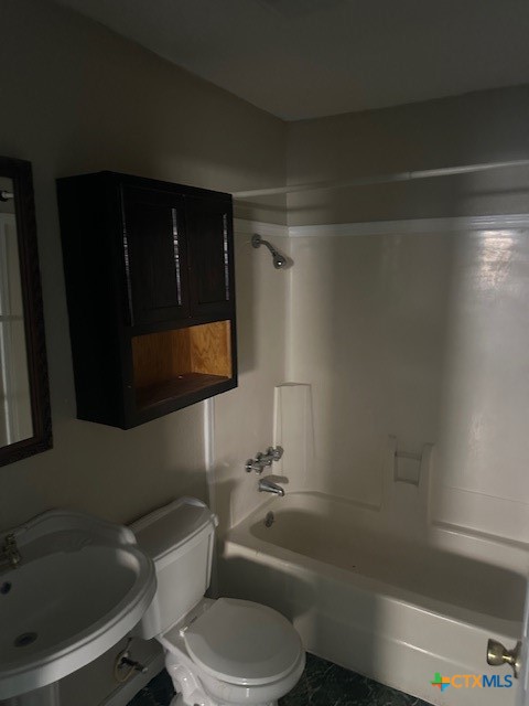 2811 Baker Street Property Photo 7
