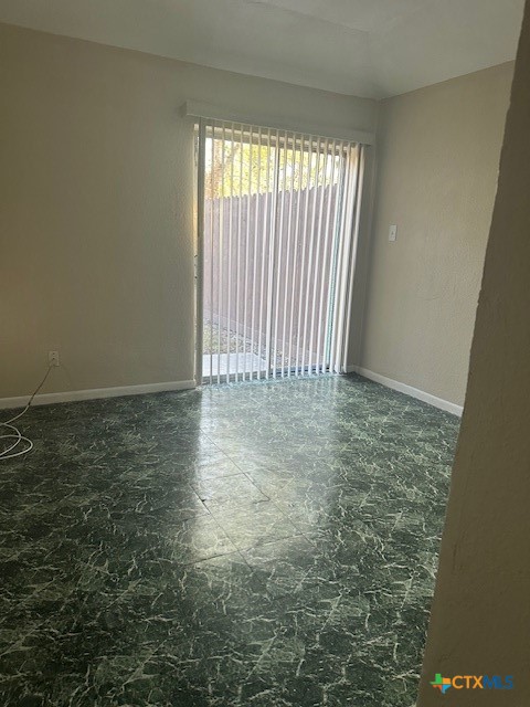 2811 Baker Street Property Photo 10