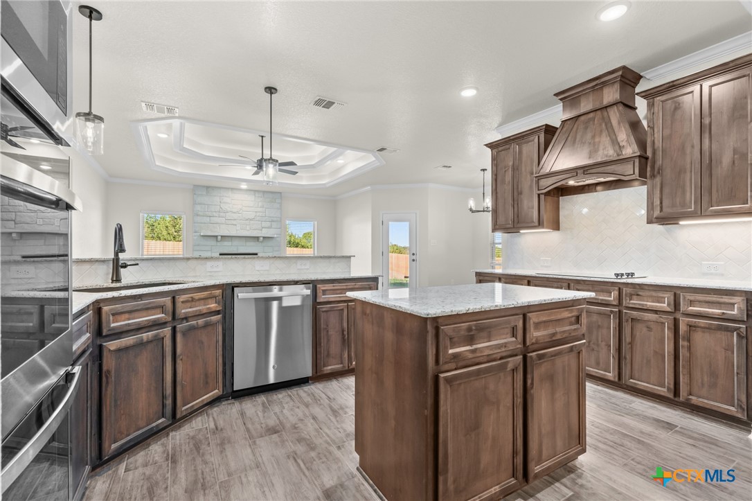7807 Platinum Drive Property Photo 8
