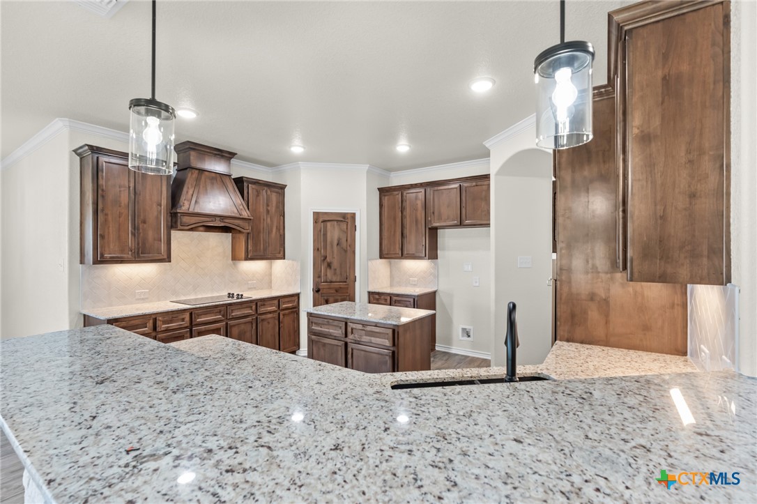 7807 Platinum Drive Property Photo 9