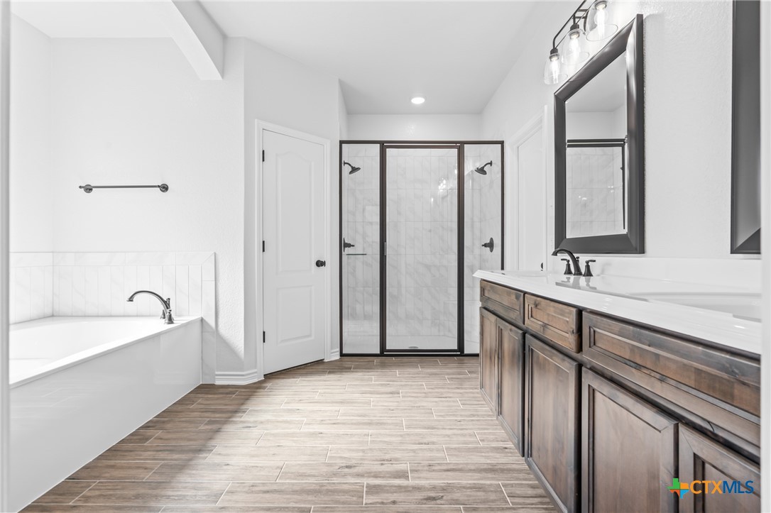7703 Silicon Drive Property Photo 12