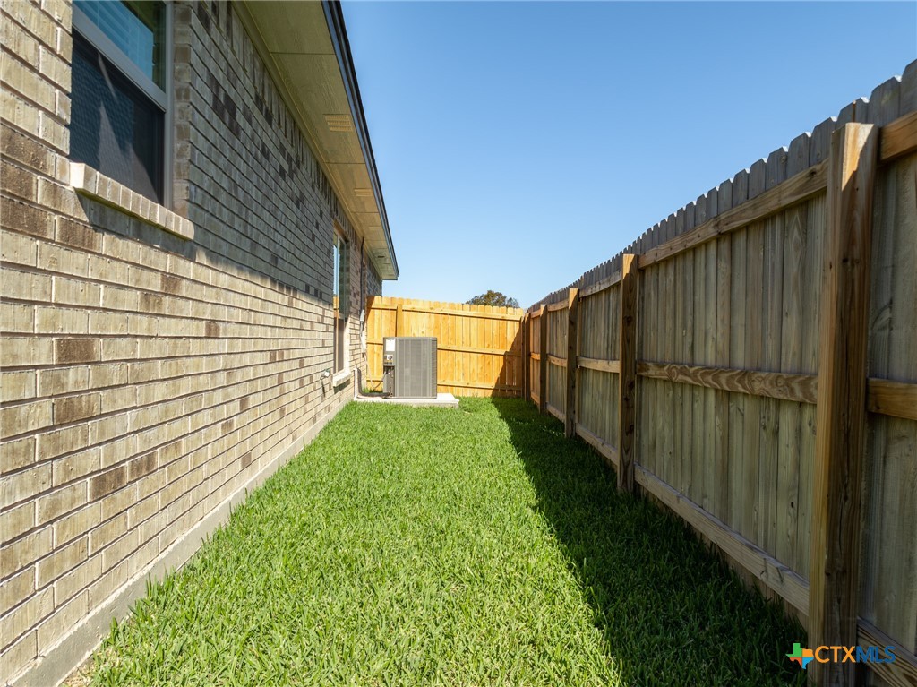 7703 Silicon Drive Property Photo 33