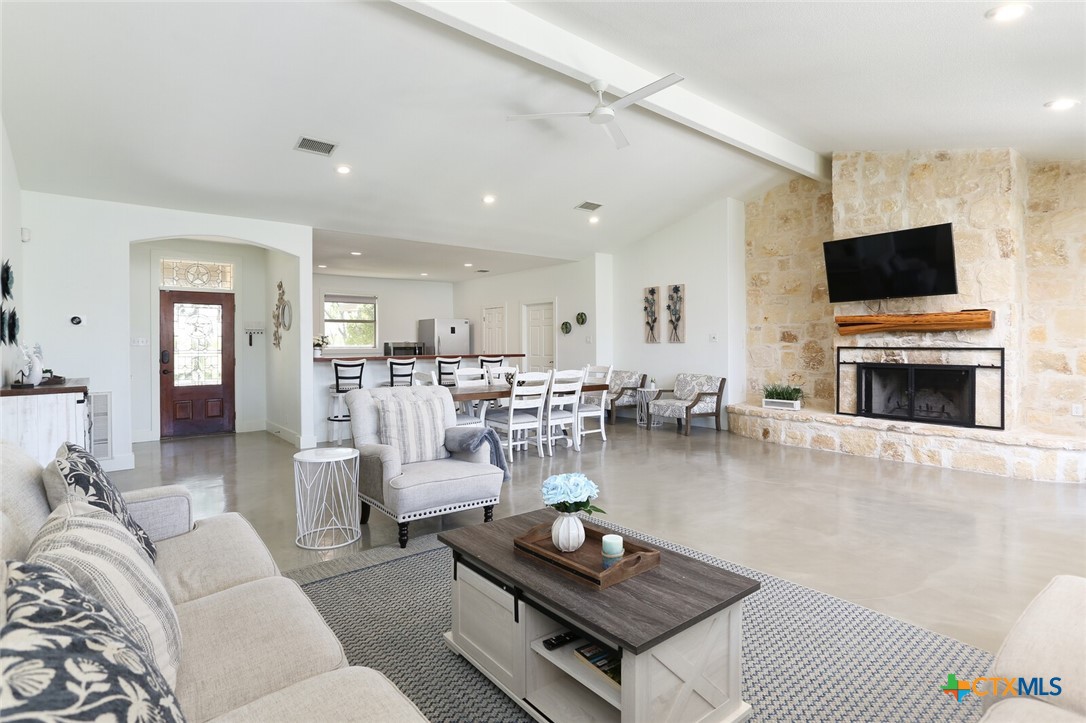 190 River Haven Road Property Photo 6
