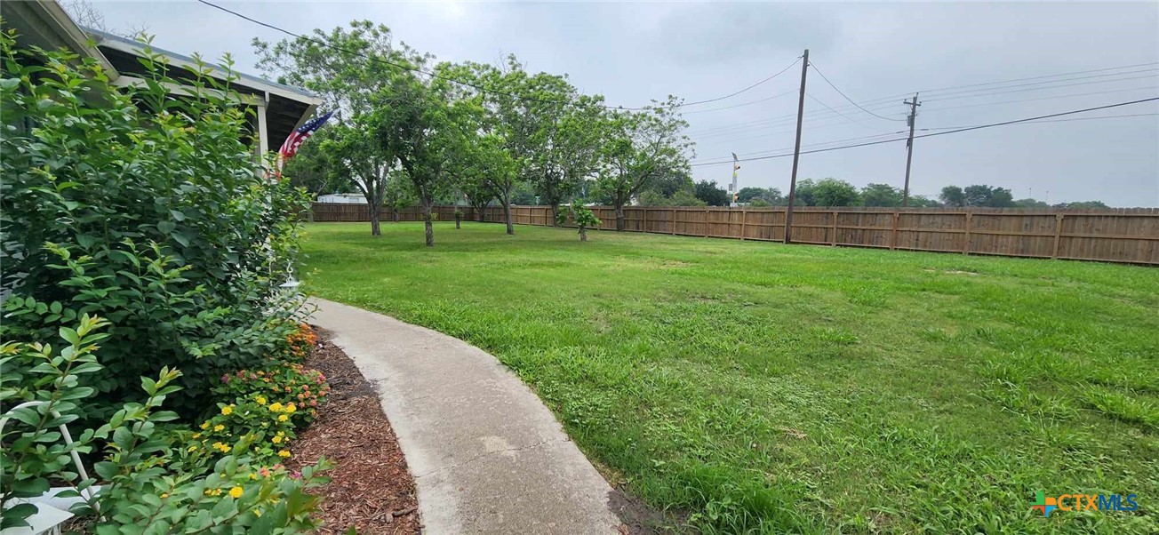 5596 Fm 616 Property Photo 5