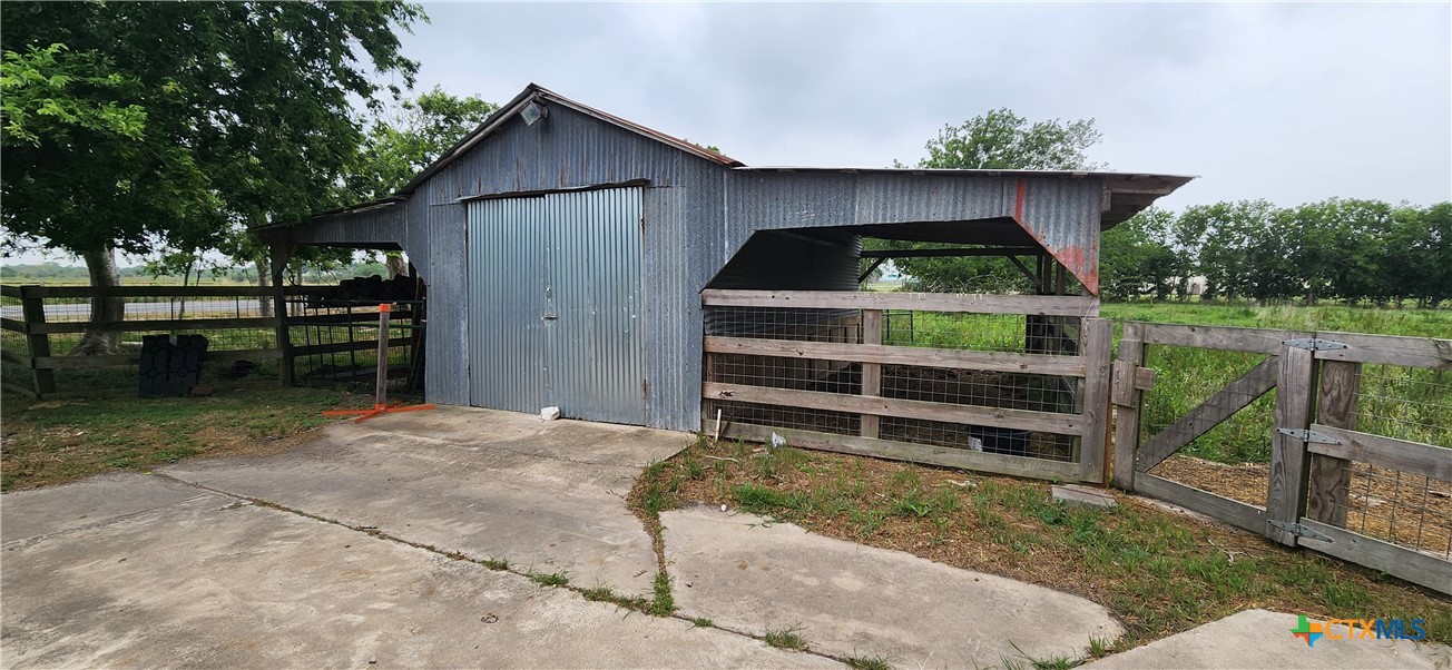 5596 Fm 616 Property Photo 29