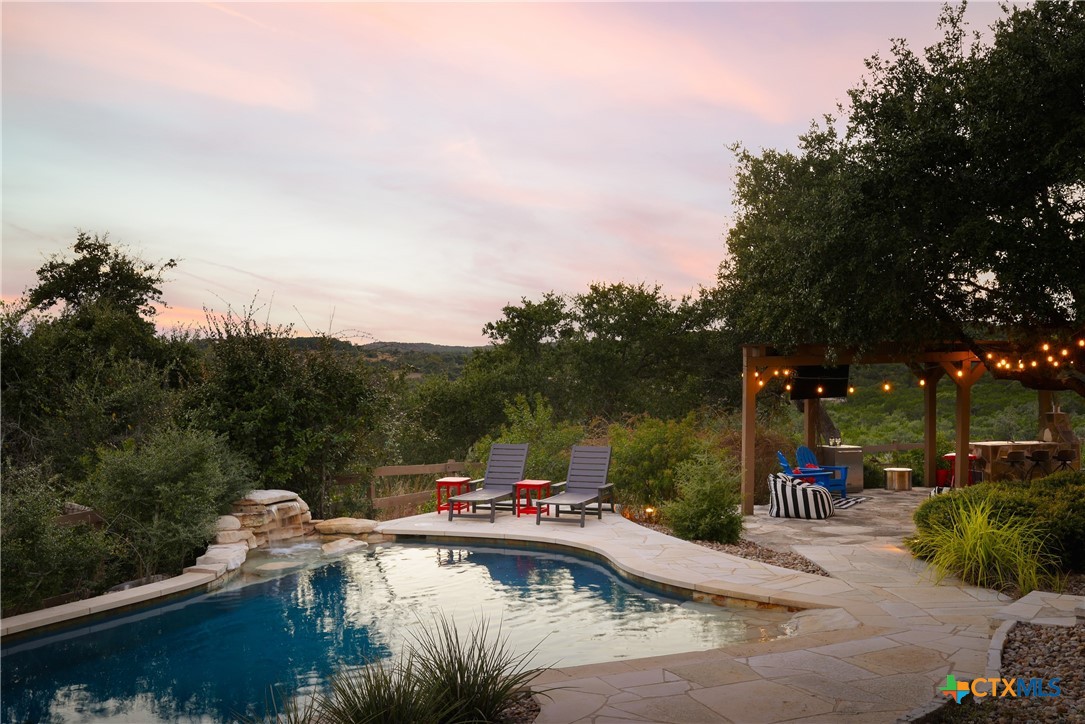8075 Mount Sharp Road Property Photo 4