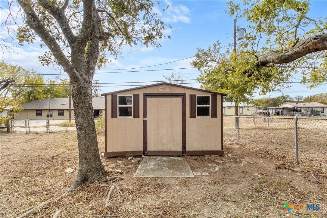 501 Hill Street Property Photo 5