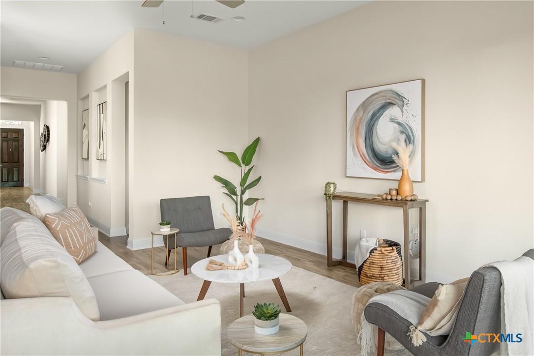 1421 Nature View Loop Property Photo 6