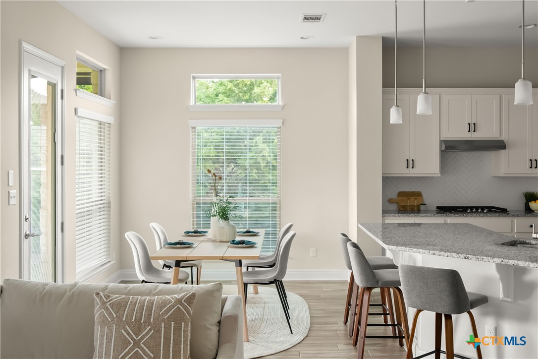 1421 Nature View Loop Property Photo 8