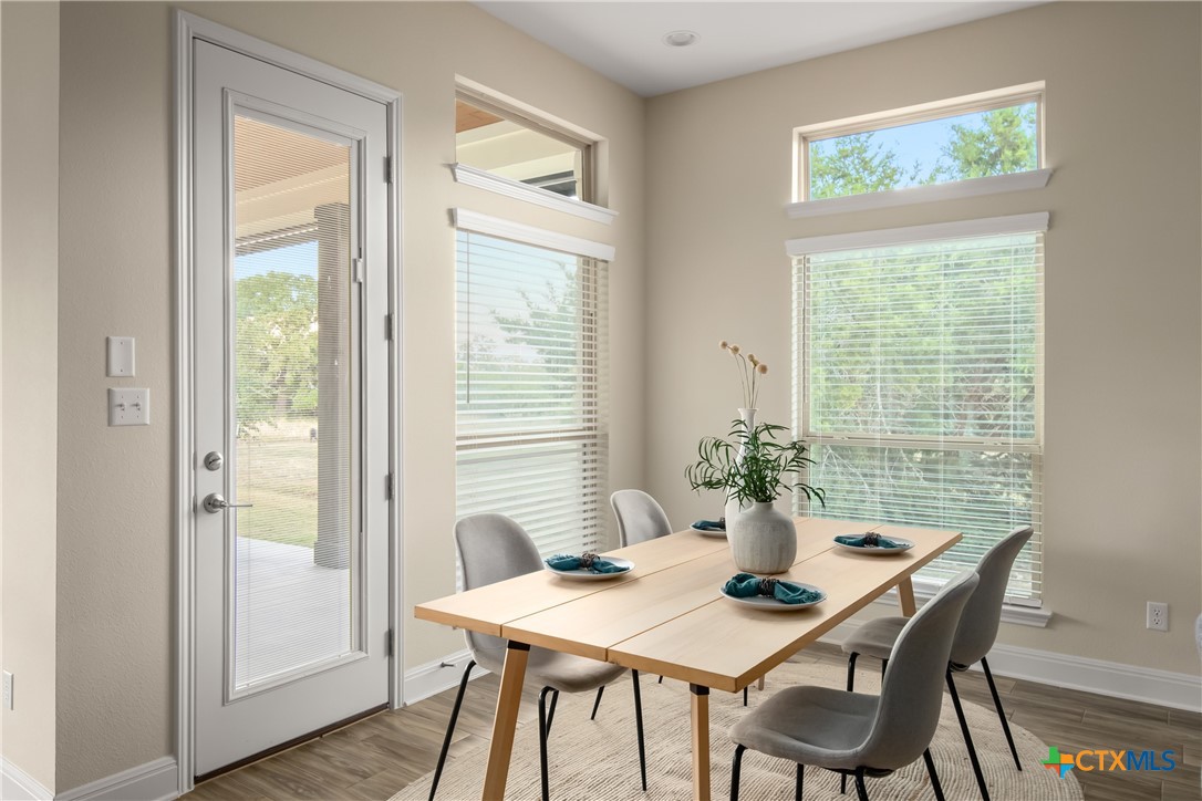 1421 Nature View Loop Property Photo 9