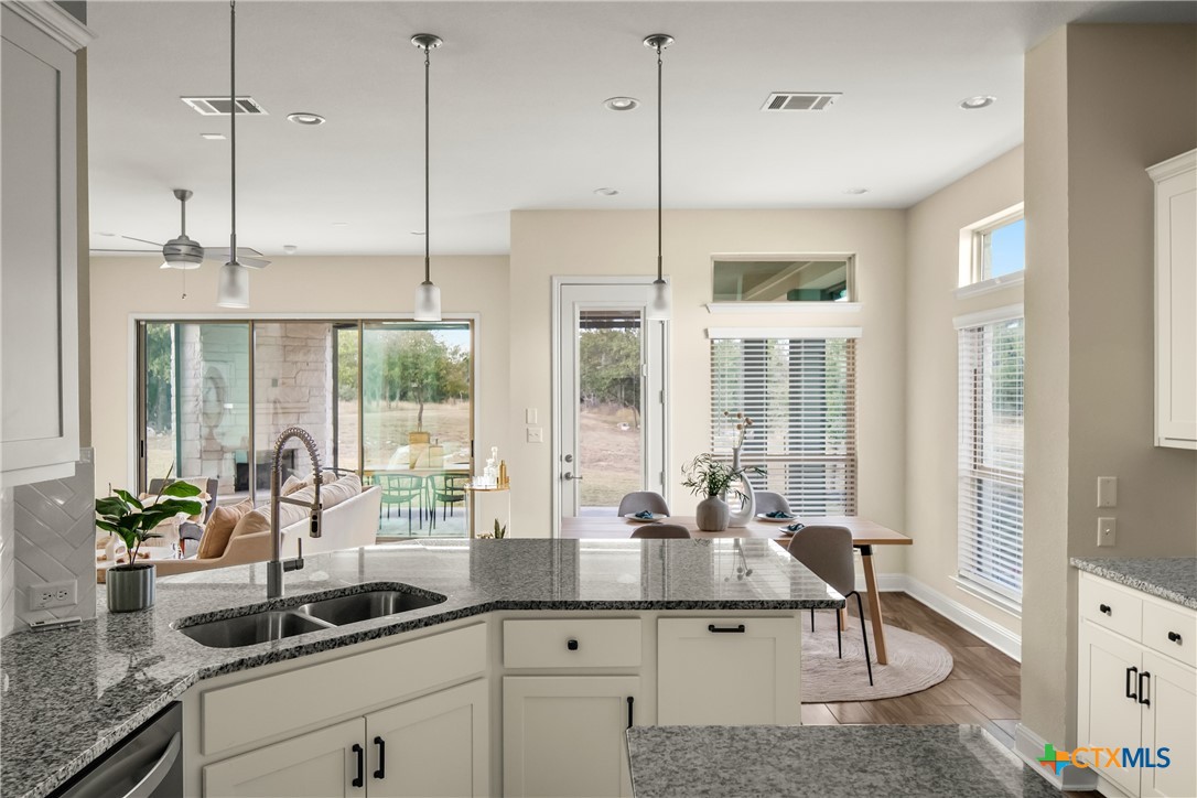 1421 Nature View Loop Property Photo 12