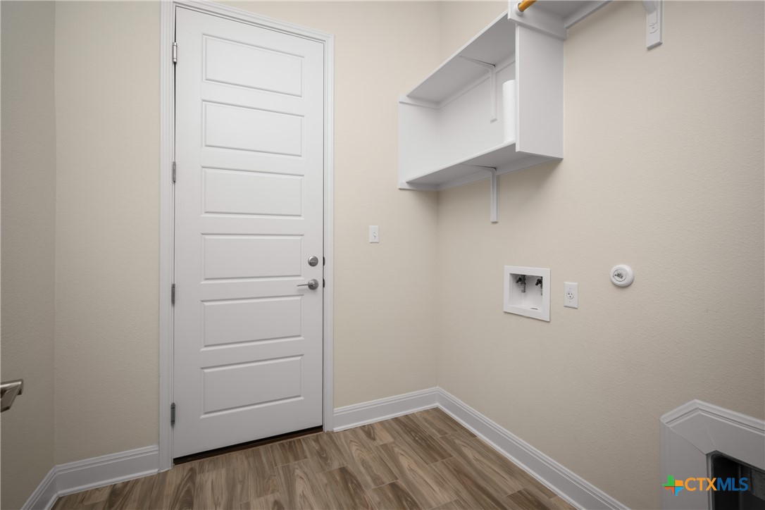 1421 Nature View Loop Property Photo 24